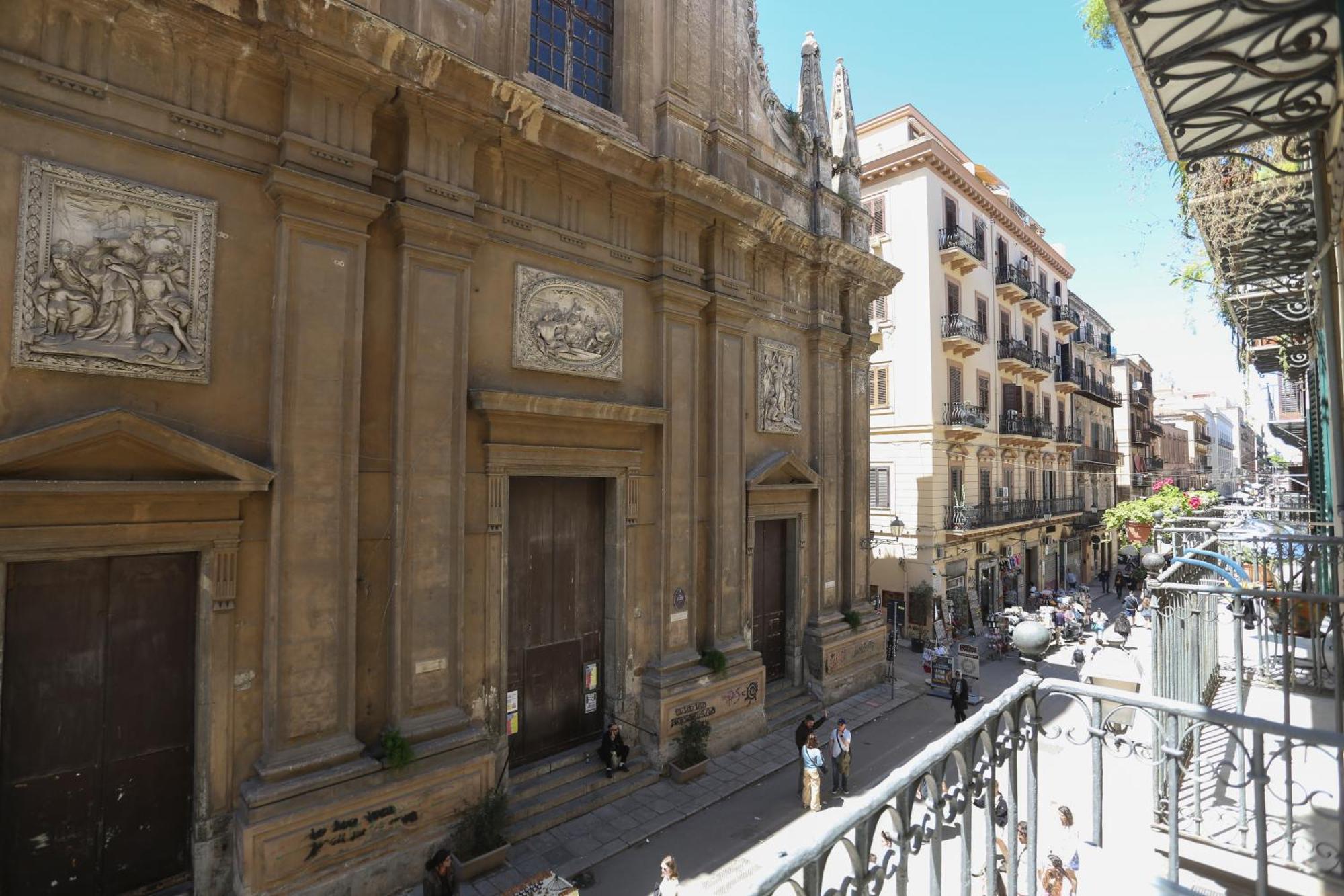 Maqueda View Apartment Palermo Bagian luar foto