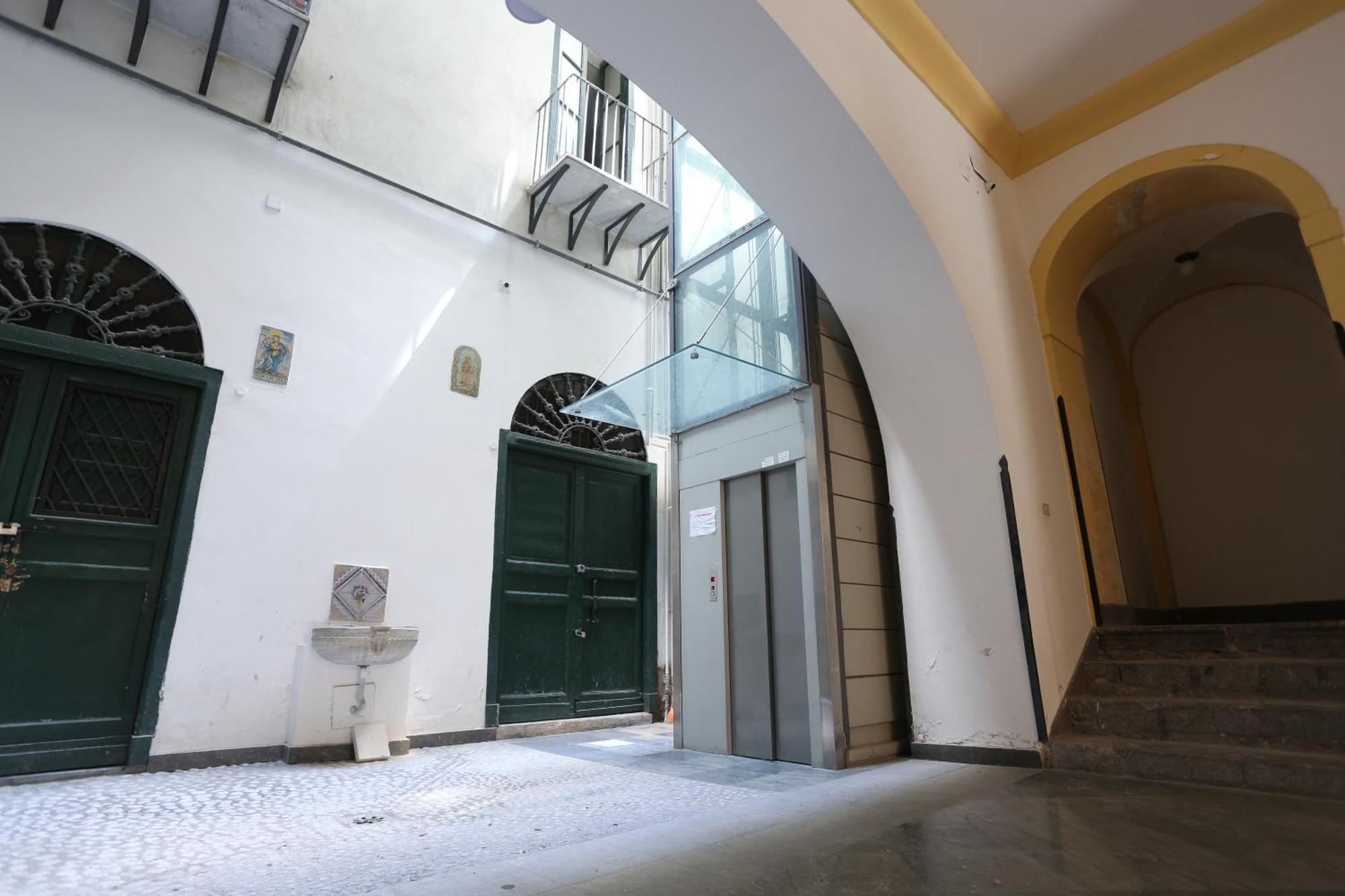 Maqueda View Apartment Palermo Bagian luar foto