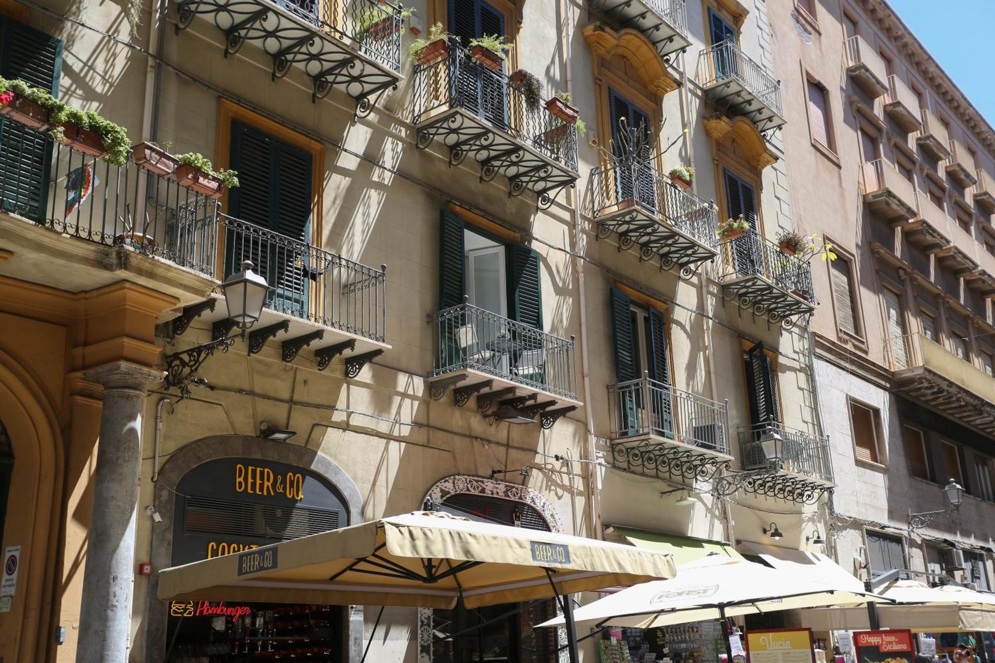 Maqueda View Apartment Palermo Bagian luar foto